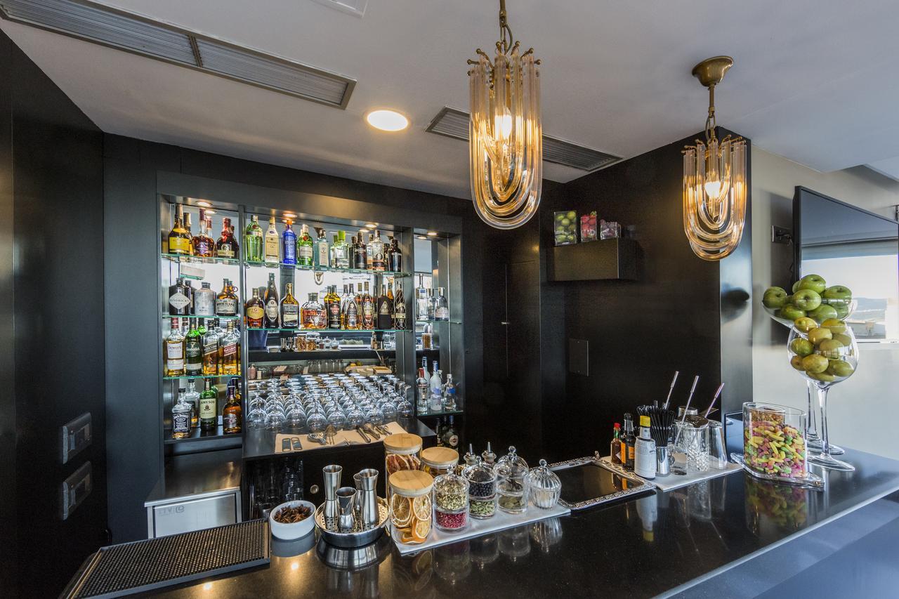 Eurostars Gran Via Hotel Гранада Екстериор снимка The bar at the 1905 Restaurant